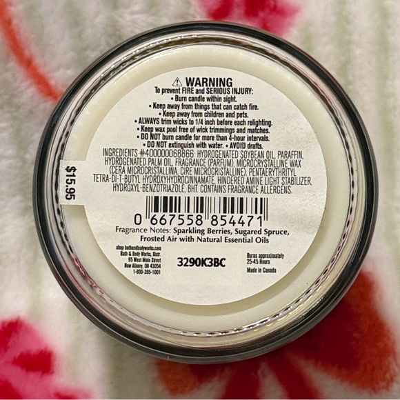 Bath and Body Works Golden Berry Mistletoe 7 Oz Jar Candle NWT - Picture 4 of 4